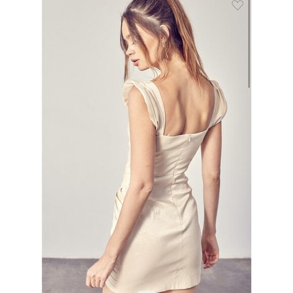 DO+BE Givin Bodycon Bandage Champagne Sweatheart Neck Mini Dress Size Small - Picture 6 of 12